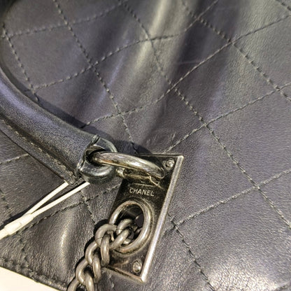 CHANEL LUXURY TOP Small Black Calfskin Quilted Shoulder Bag Tote Crossbody Bag Ruthenium Hardware 22K Clasp-(SKU)-965599174