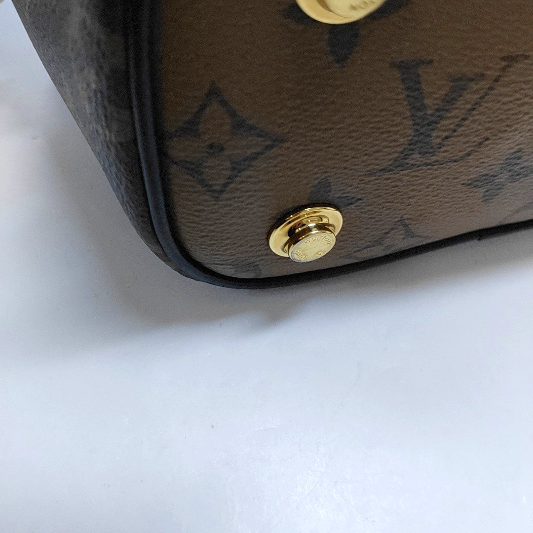 LOUIS VUITTON VANITY CHAIN POUCH Small Brown Coated Canvas Monogram Vernis Cosmetic Bag Shoulder Bag Crossbody Bag Handbag Gold Hardware Removable Shoulder Strap-(SKU)-966448523