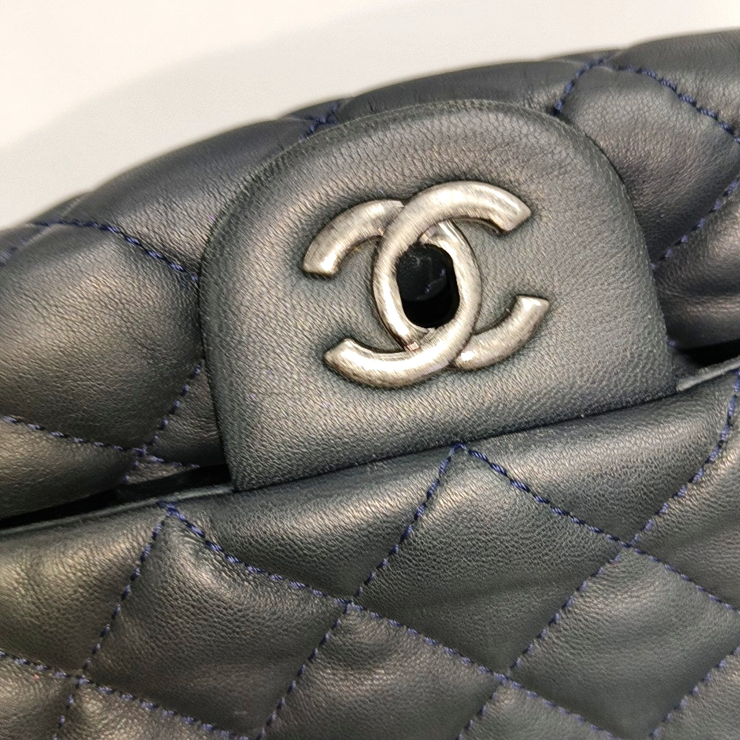 CHANEL CLASSIC FLAP Medium Deep Blue Lamb Skin Cannage Quilted Single Shoulder Bag Crossbody Bag Silver Hardware 18 Clasp-(SKU)-970159990