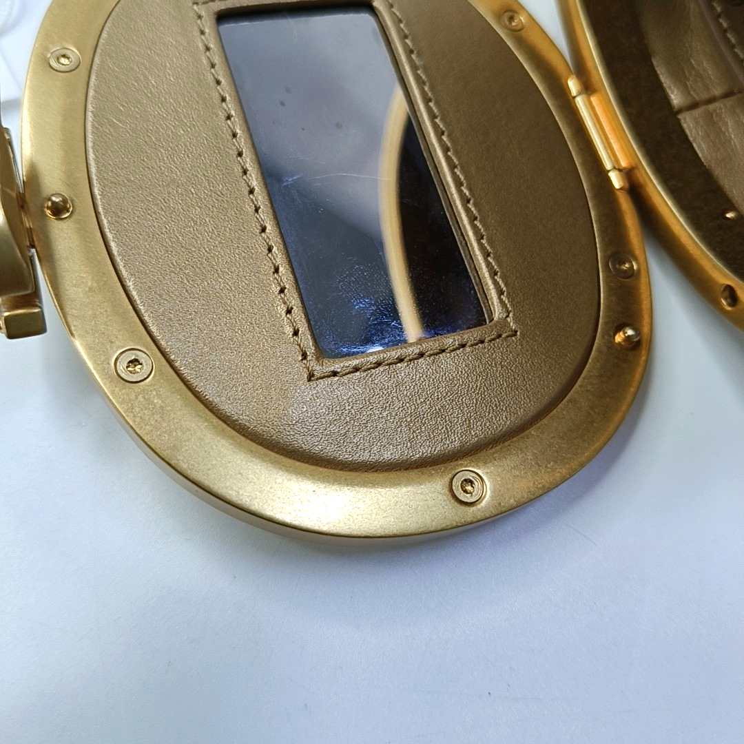 CHANEL CROWN BOX VANITY Small White Calf Leather Quilted Crossbody Shoulder Bag-(SKU)-959504326