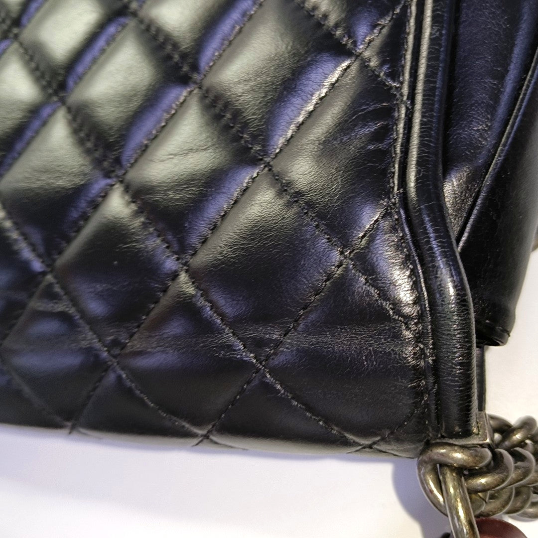 CHANEL PRESTIGE Black Calfskin Quilted Shoulder Bag with Palladium Hardware, 21 Clasp-(SKU)-966292993