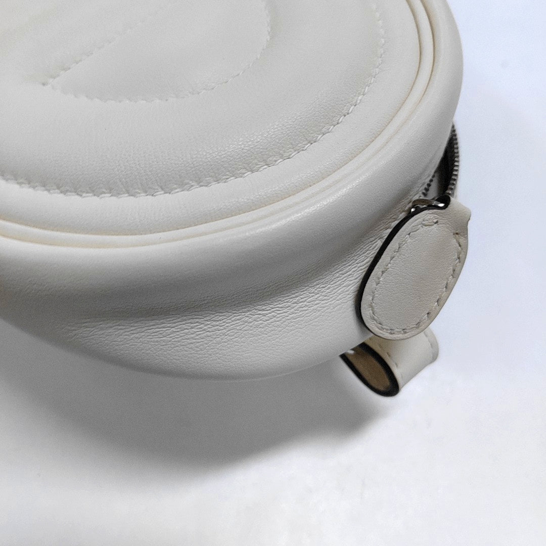 HERMÈS In-The-Loop Cream Swift Leather Quilted Embossed Shoulder Bag with Detachable Strap, Silver Hardware, Z Clasp-(SKU)-968173215