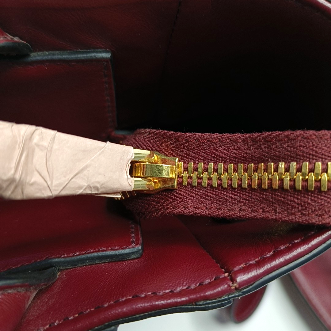 Miu Miu Burgundy leather handbag, single shoulder bag Golden hardware Removable shoulder strap-(SKU)-949081414