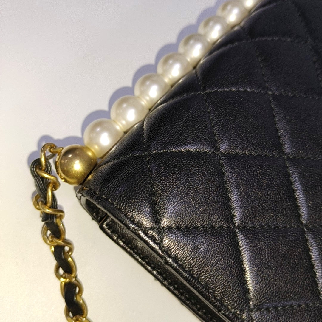 CHANEL CLASSIC VERTICAL PEARL medium black leather quilted diamond-stitched shoulder bag crossbody bag gold hardware 28 carat-(SKU)-966148569