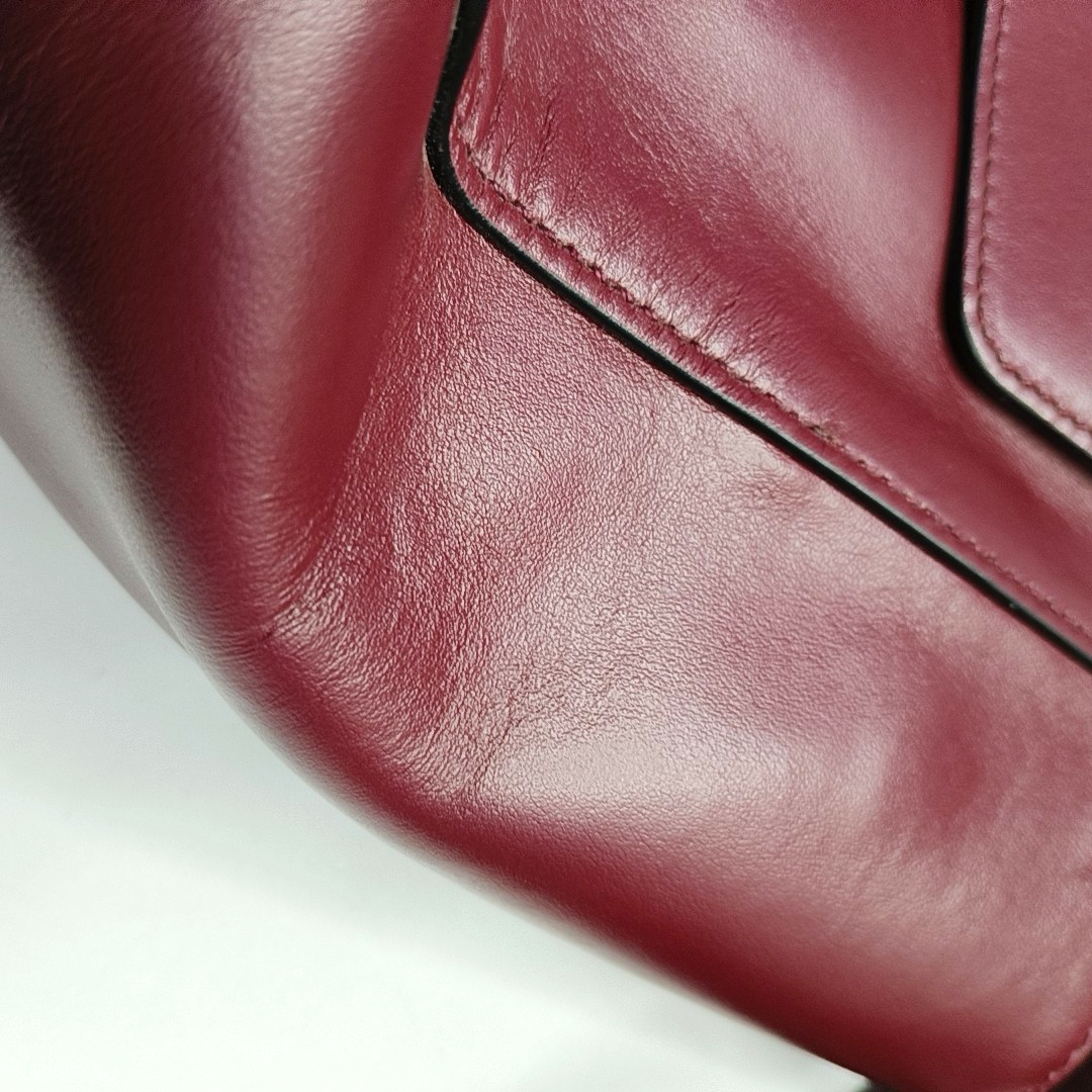Miu Miu Burgundy leather handbag, single shoulder bag Golden hardware Removable shoulder strap-(SKU)-949081414