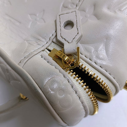 LOUIS VUITTON VANITY CHAIN POUCH Small White Monogrammed Lamb Leather Shoulder Bag with Detachable Strap-(SKU)-969880680