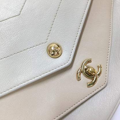 CHANEL ELAPHE White Lamb Skin V-Stitch Single Shoulder Bag Handbag Crossbody Bag with Gold Hardware-(SKU)-964402541