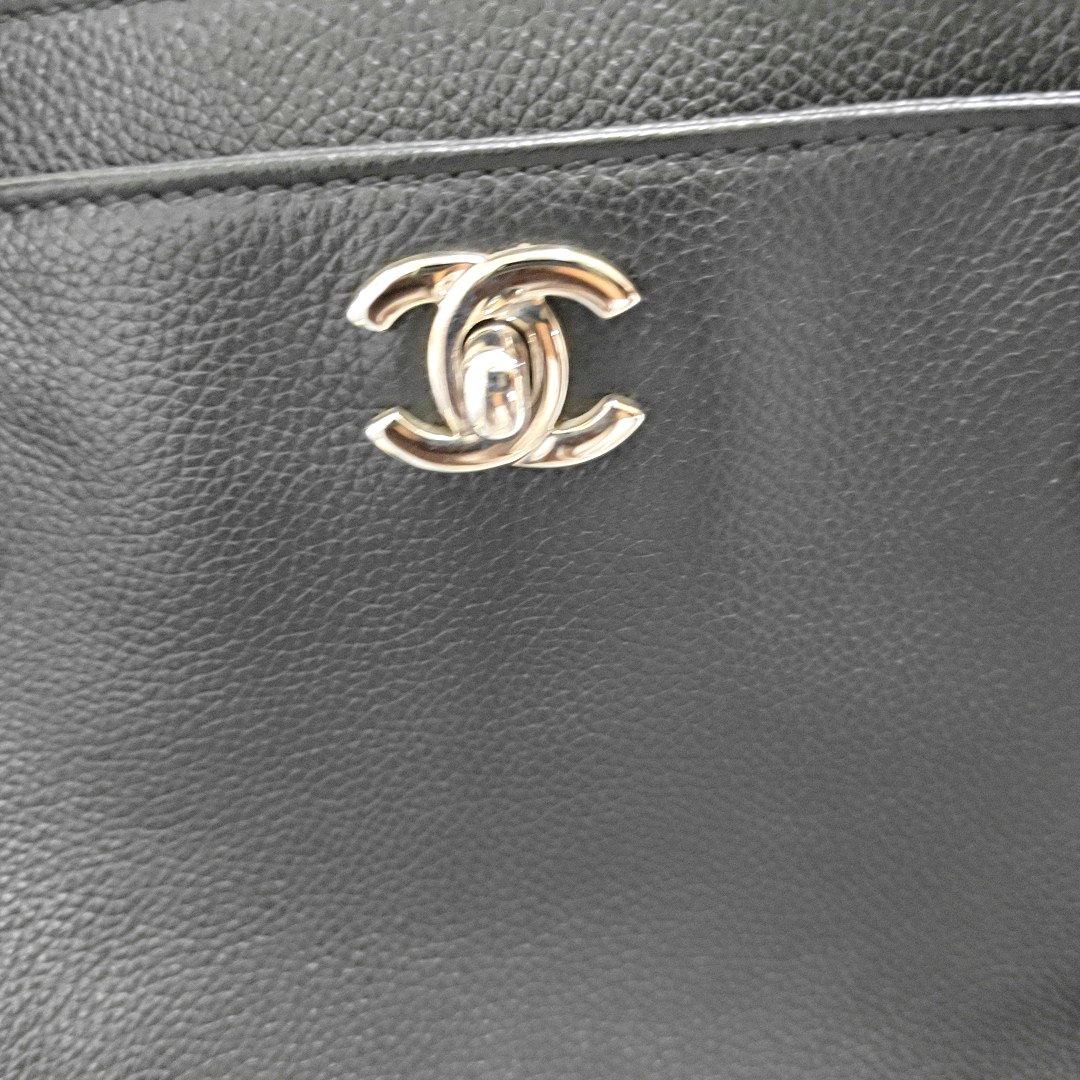 CHANEL CERF Black Calfskin Quilted Shoulder Bag Tote Bag Crossbody Bag Silver Hardware 17 Clasp Removable Strap-(SKU)-954658799