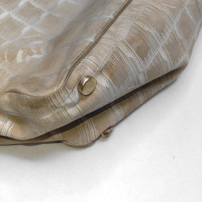 CHANEL TRAVEL LINE Ivory Fabric Ice Grid Single Shoulder Bag Tote Bag Golden hardware 9nan-(SKU)-944131983