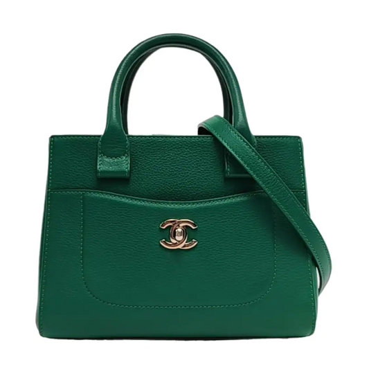 CHANEL NEO EXECUTIVE Green Calfskin Shoulder Bag Tote Backpack with Detachable Strap Silver Hardware 23 Compartments-(SKU)-958649372