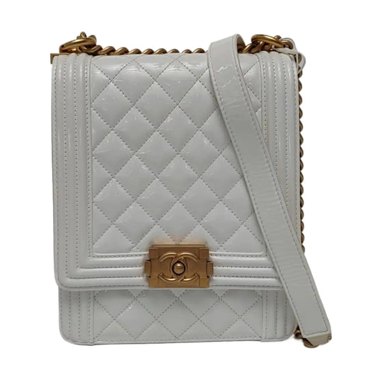 CHANEL BOY CHANEL White Patent Leather Quilted Shoulder Bag Crossbody Bag Gold Hardware 26 Clasp Detachable Strap-(SKU)-963892900