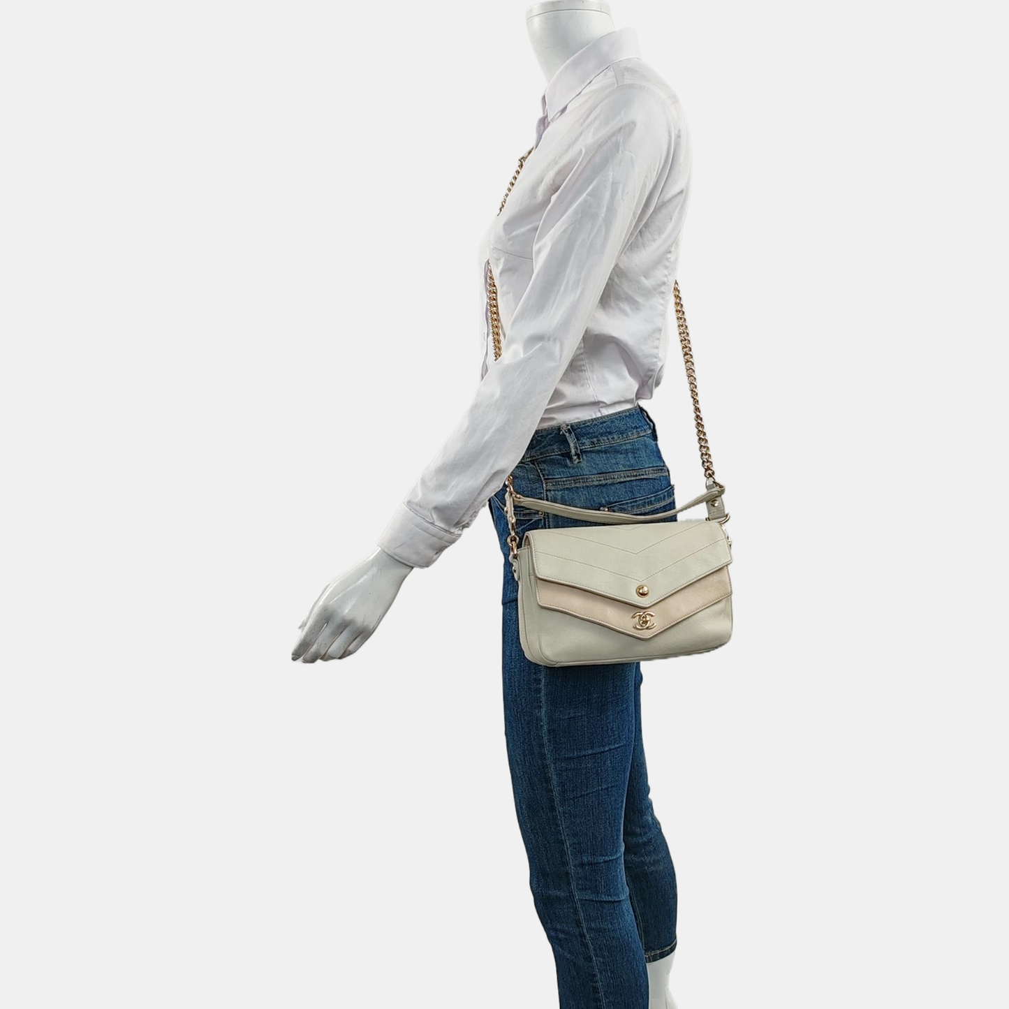 CHANEL ELAPHE White Lamb Skin V-Stitch Single Shoulder Bag Handbag Crossbody Bag with Gold Hardware-(SKU)-964402541